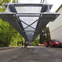 Neubau eine Fußgänger & Kabelbrücke